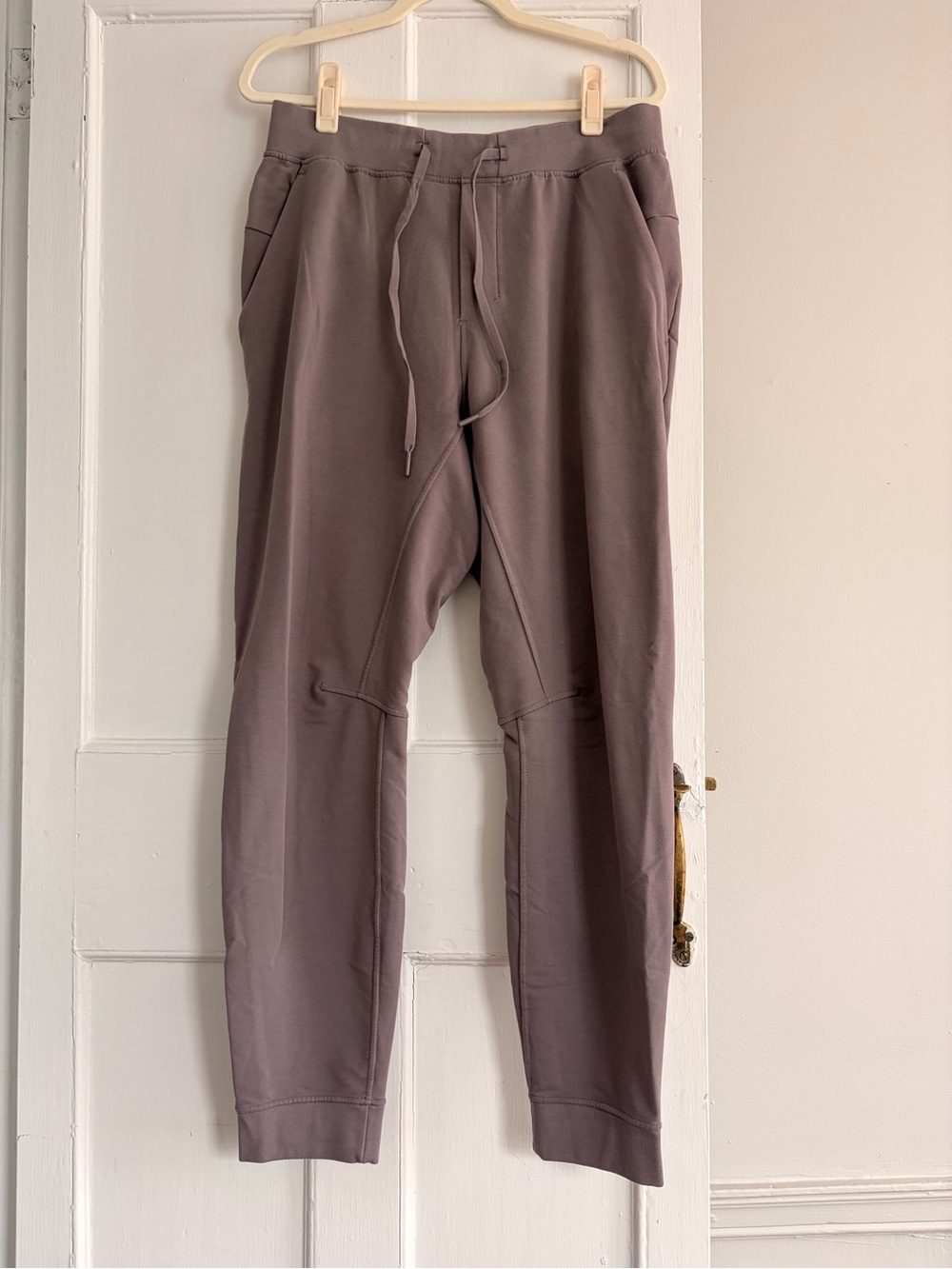 LULULEMON ATHLETICA Men's License To Train Jogger - Taupe